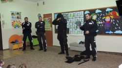 Prezentacja stroju antyterrorysty